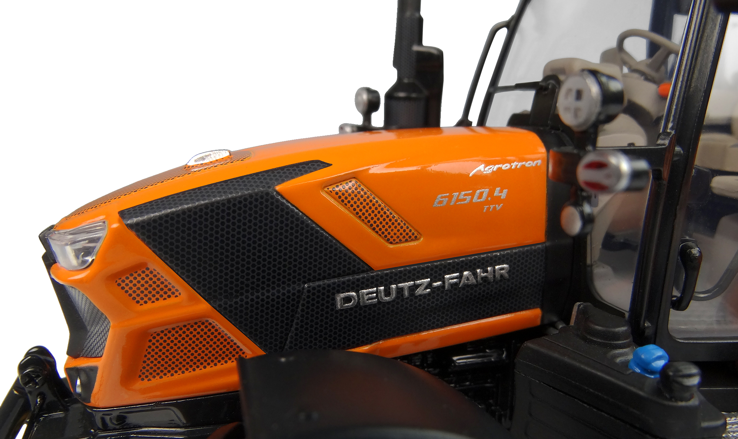 Deutz-Fahr 6150.4 TTV Municipal version Modell von Universal Hobbies 1:32
