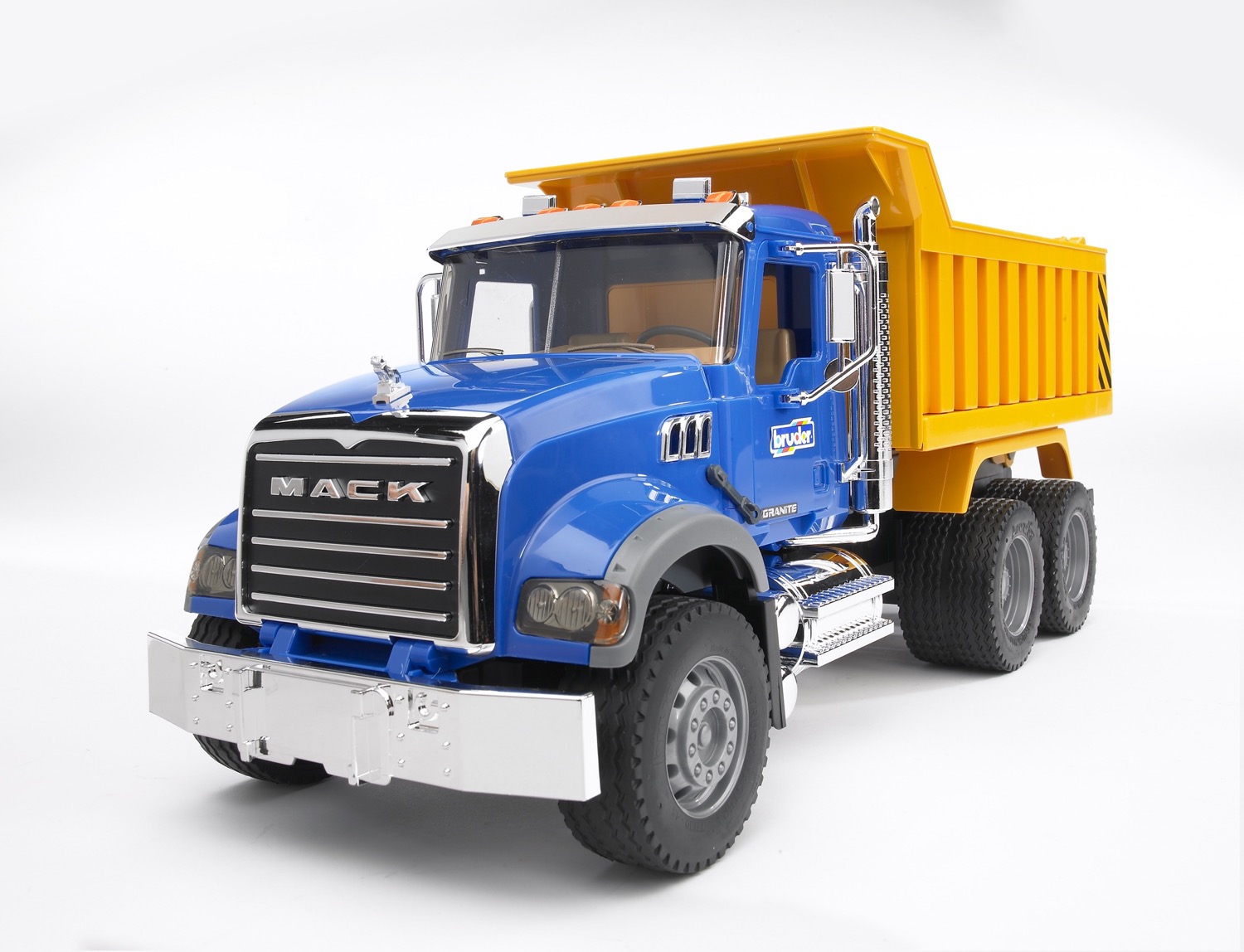 MACK Granite LKW mit Kippmulde