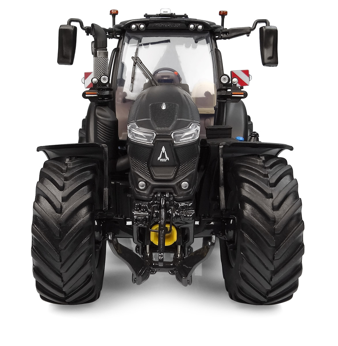 Deutz-Fahr 7250 TTV Warrior - matt schwarz Modell von Universal Hobbies 1:32
