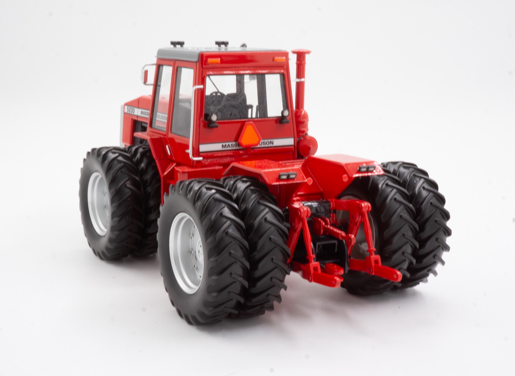 Massey Ferguson 5200 Modell von PowerTrac Models 1:32