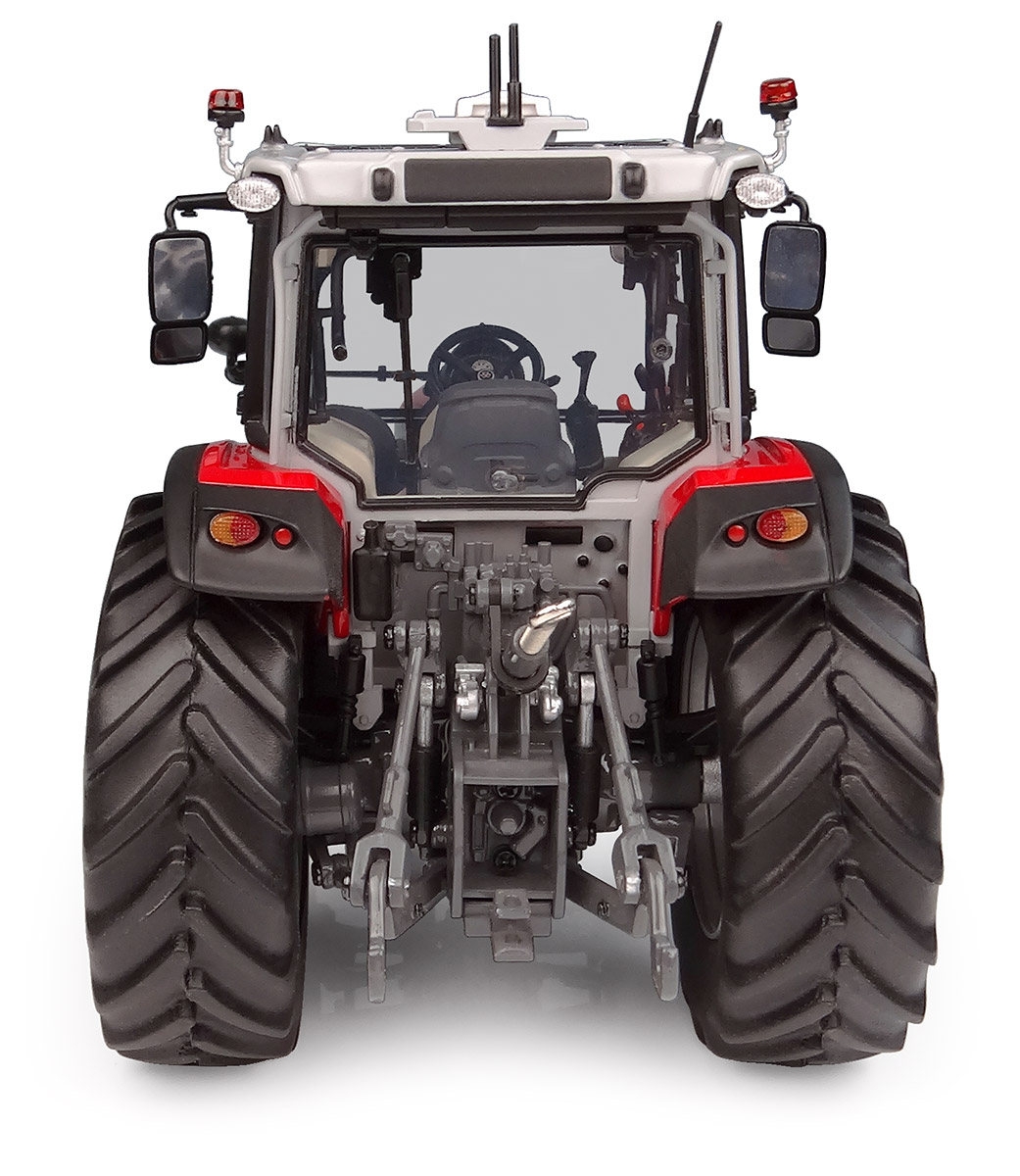 Massey Ferguson 5M.145 Modell von Universal Hobbies 1:32