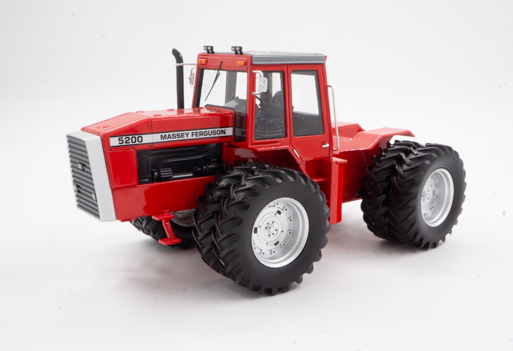 Massey Ferguson 5200 Modell von PowerTrac Models 1:32