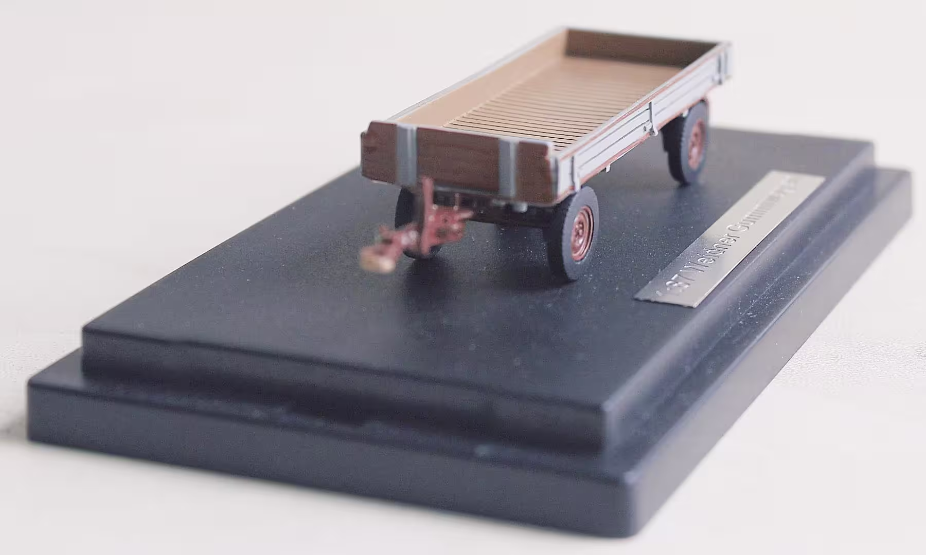 Weidner Gummiwagen grau-braun Modell von NPE Modellbau 1:87 eilbote-onlineshop - Agrarfox
