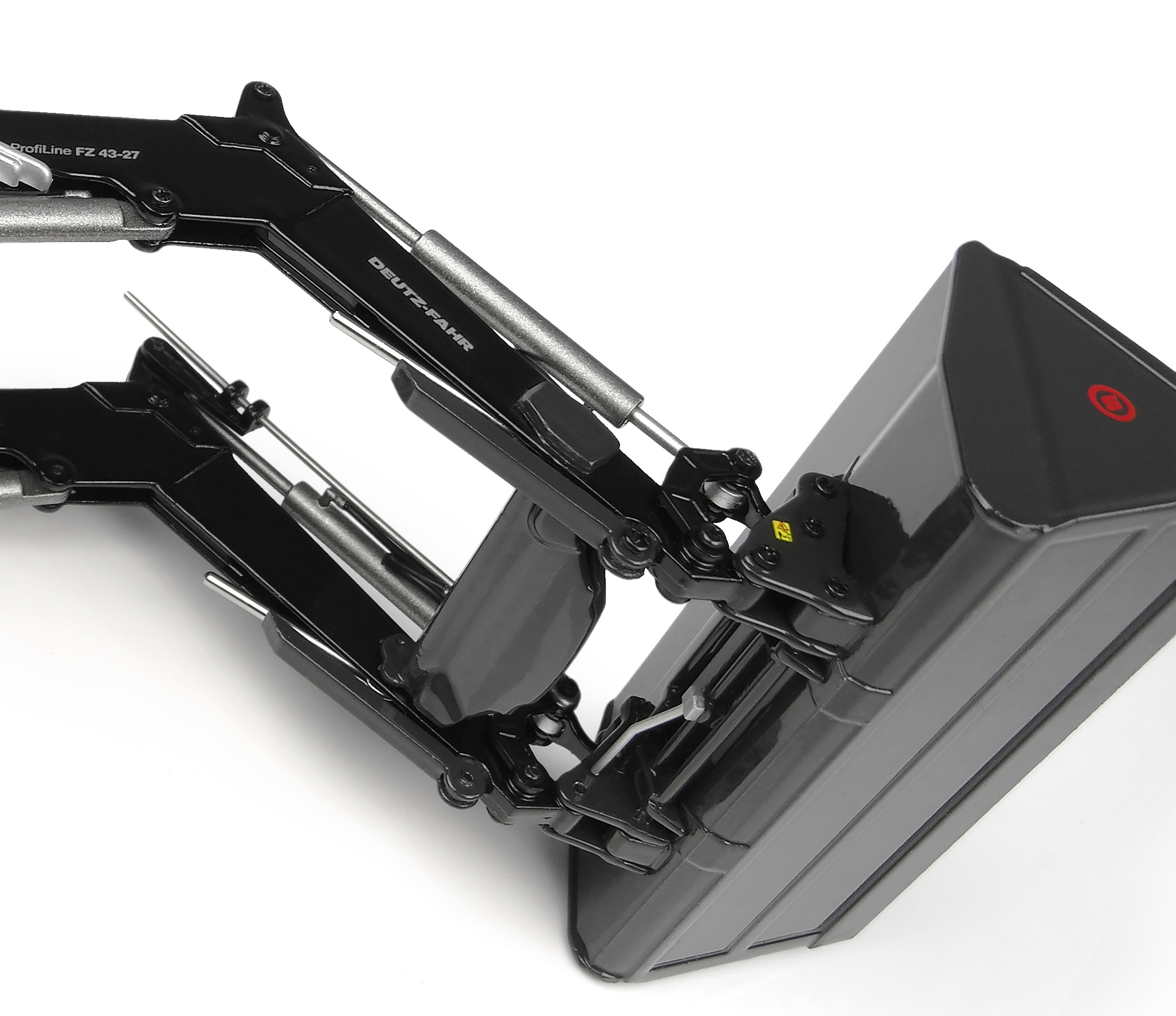 Deutz-Fahr 6150.4 TTV Warrior mit Stoll FZ 43-27 Frontlader Modell von Universal Hobbies 1:32