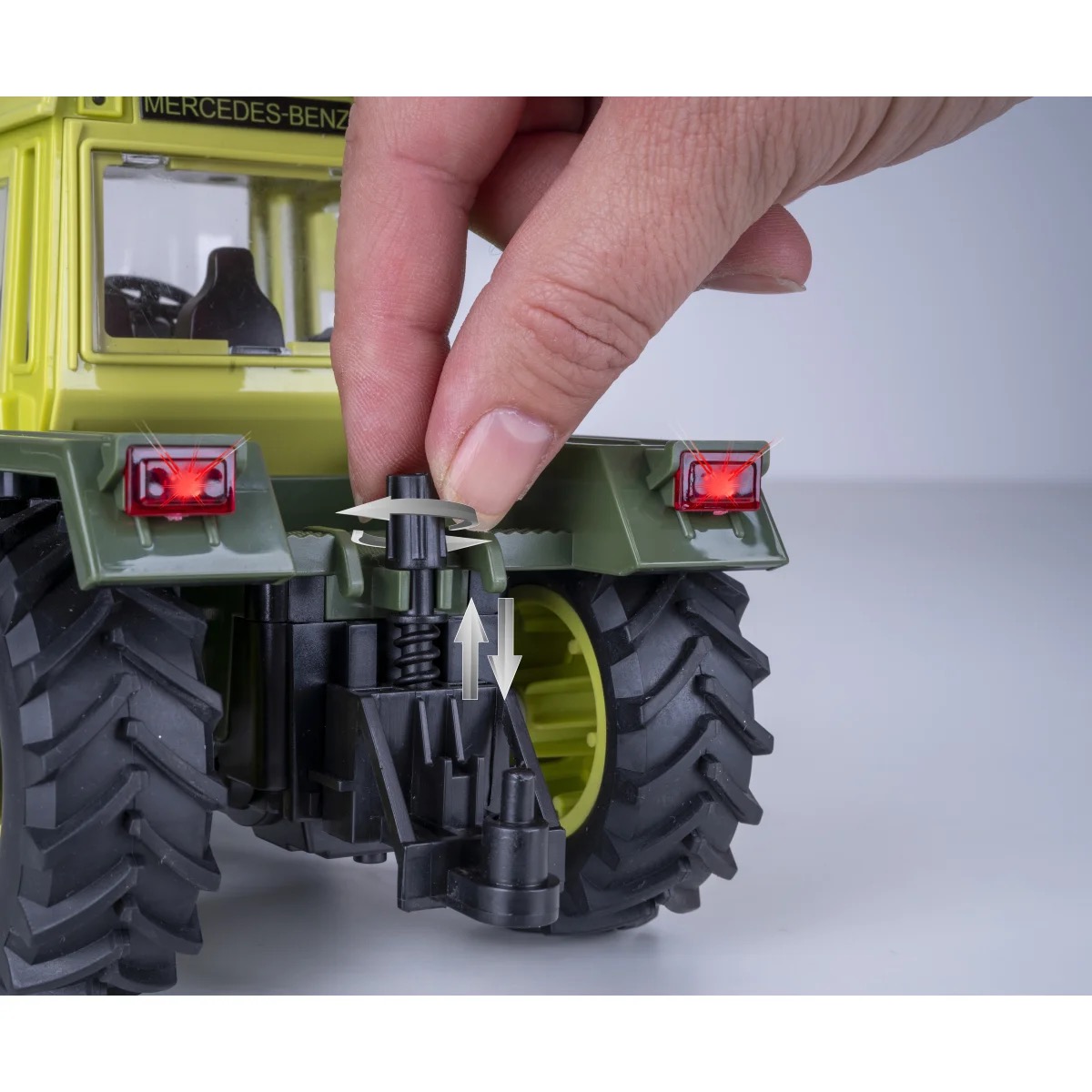 Mercedes-Benz MB-trac 1000 1:24S 2.4 GHz