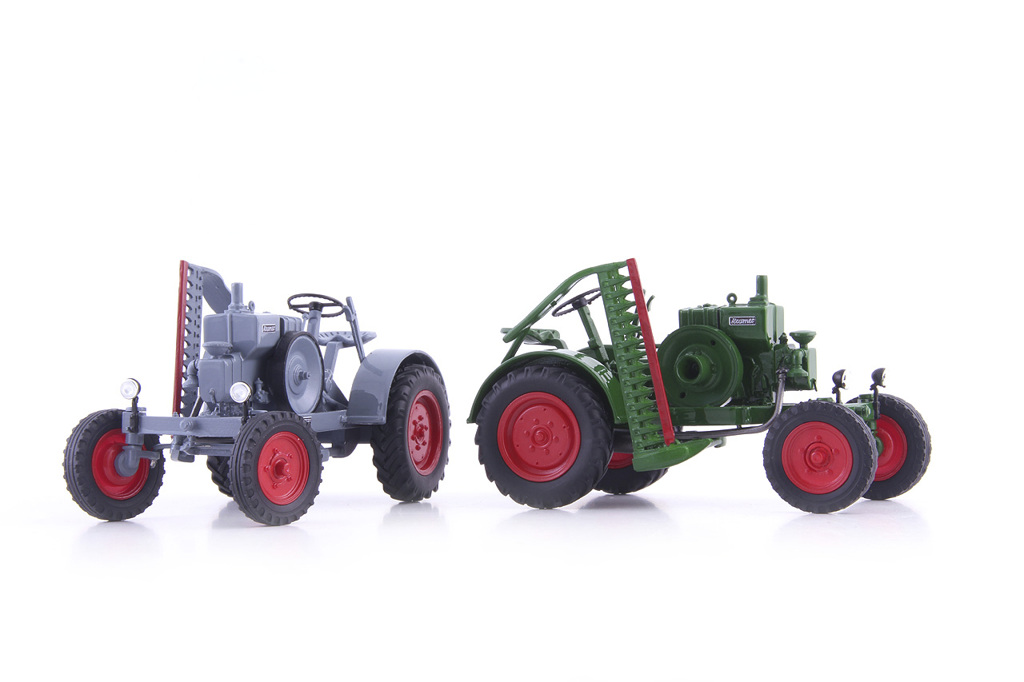 Kramer K18 Allesschaffer dunkelgrün Limited Edition Modell von AutoCult 1:32