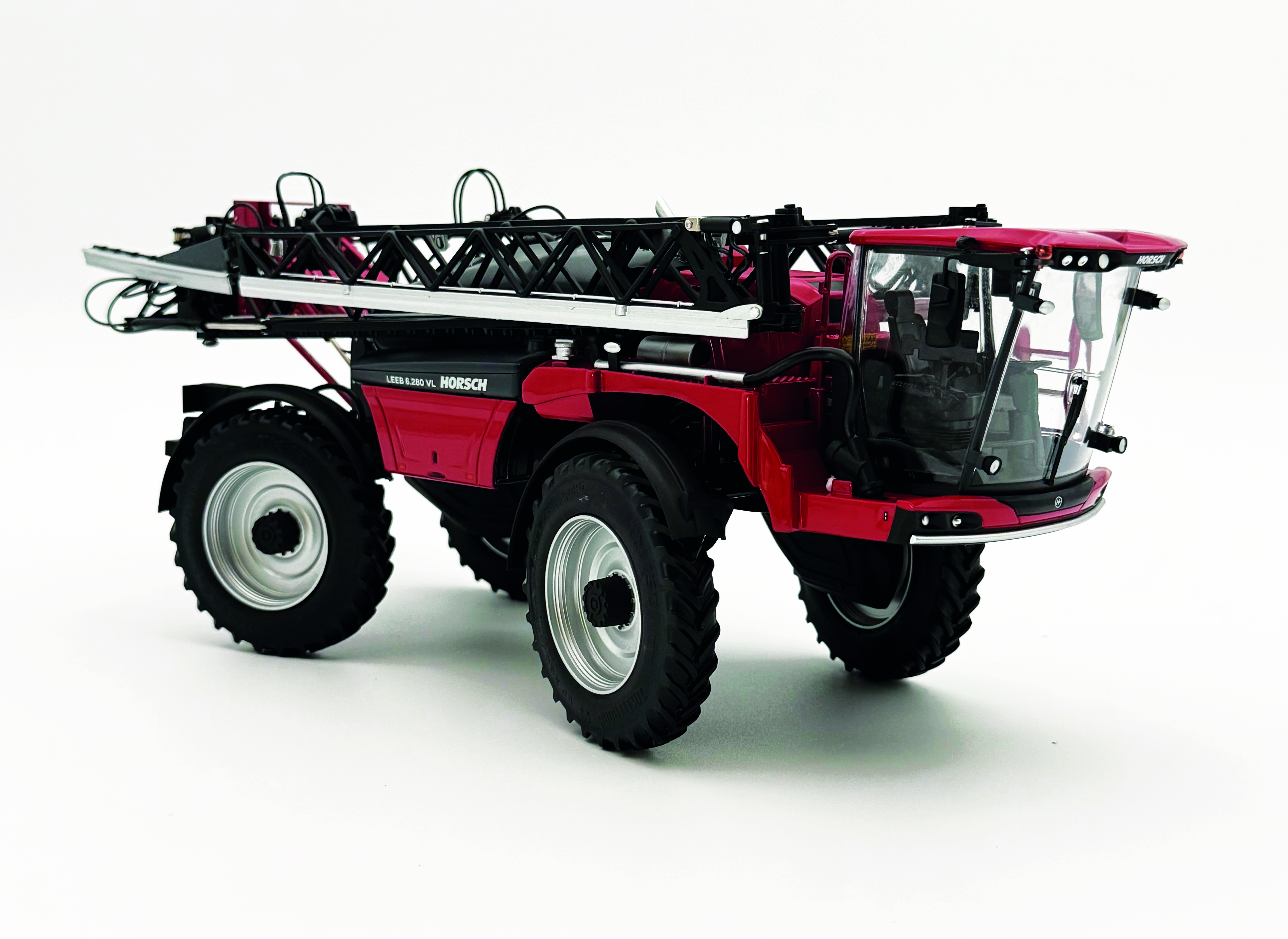 MA77050-1 Artikelname: Horsch Leeb 6280 Originalhersteller: Horsch von Ros im Maßstab: 1:32 Hersteller-Nr: 601963