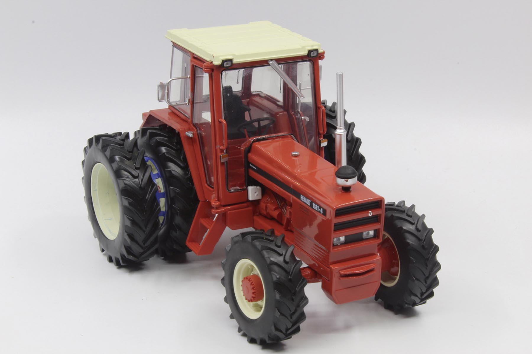 Renault 1181 4x4 Zwillingsbereifung abnehmbar Modell von Replicagri 1:32