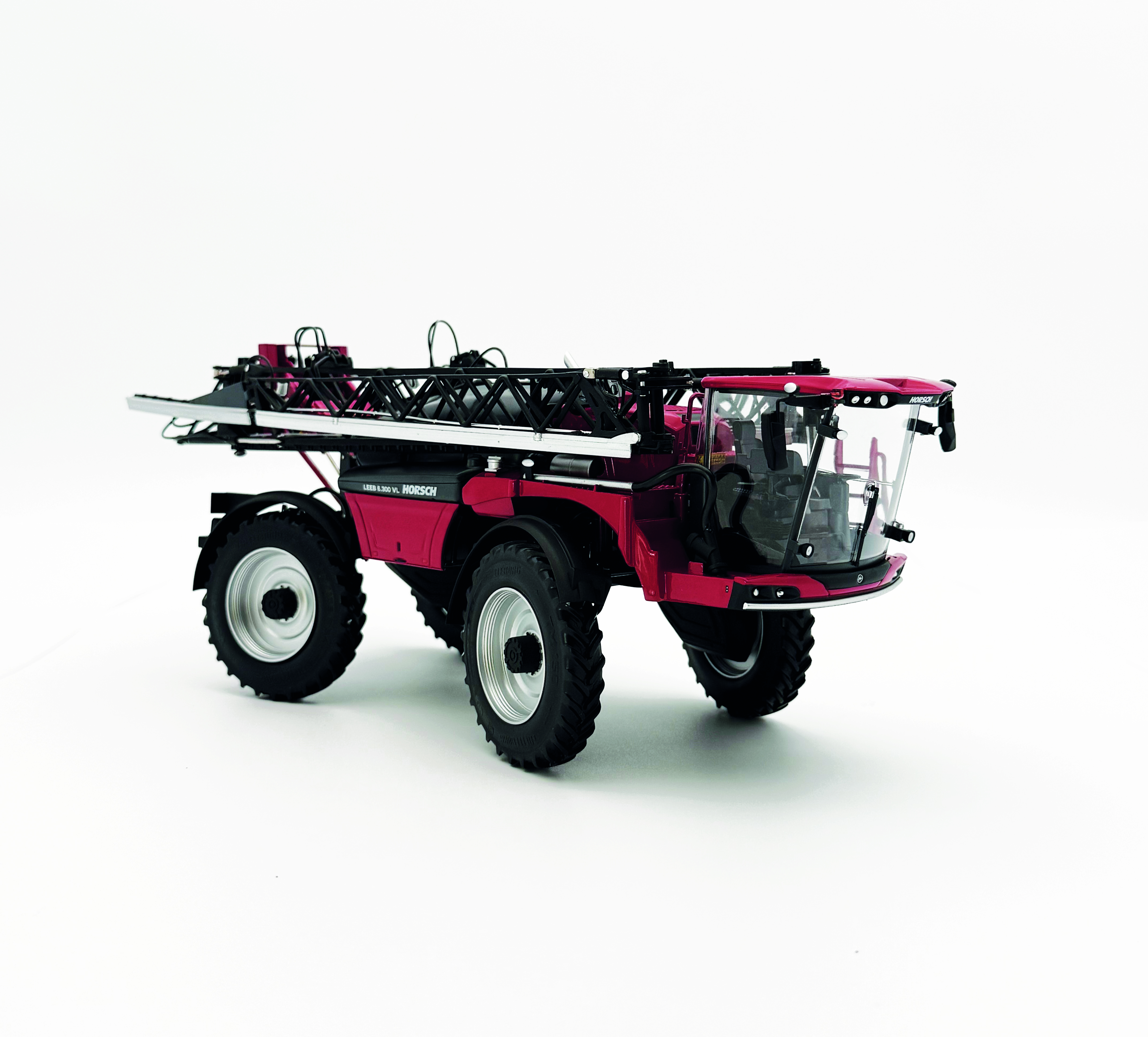 MA77049-1 Artikelname: Horsch Leeb 6300 Originalhersteller: Horsch von Ros im Maßstab: 1:32 Hersteller-Nr: 602731