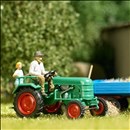 Traktor Kramer KL 11 mit Bauer und Kind Bj. 1953 Modell von Busch 1:87