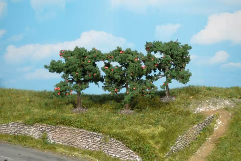 3 Apfelbäume 8 cm Modell von Heki  eilbote-onlineshop - Agrarfox