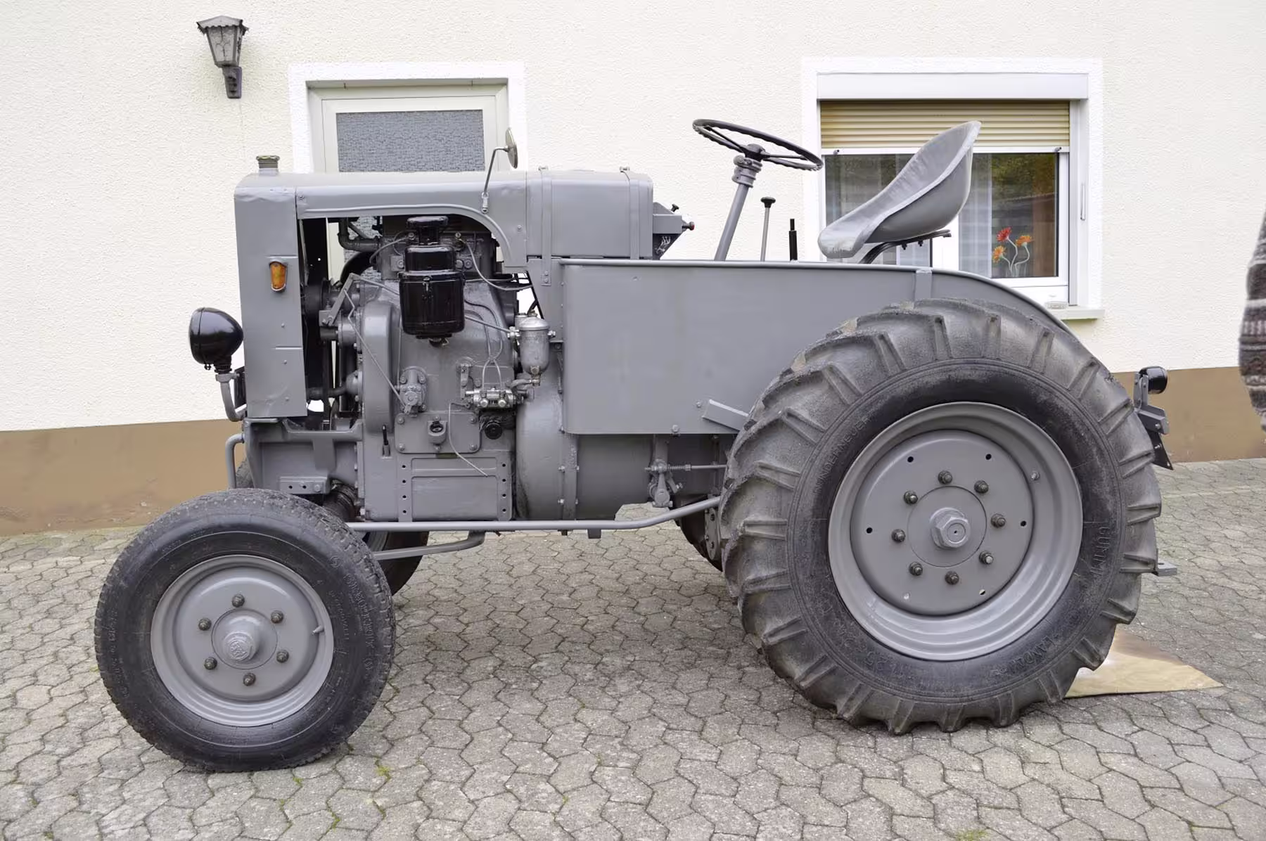 Güldner Traktor A 28 Modell von NPE Modellbau 1:87 eilbote-onlineshop - Agrarfox