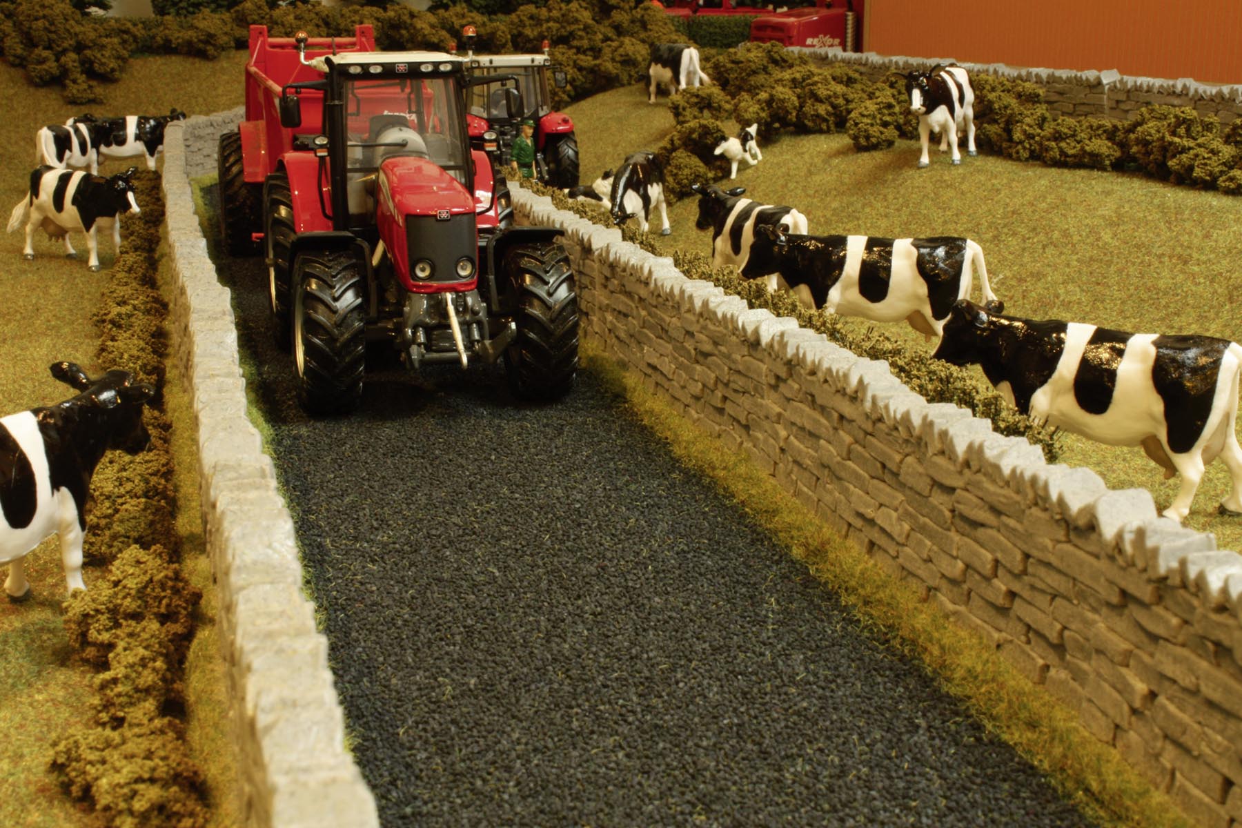Feldweg grau Modell von Brushwood Toys 1:32