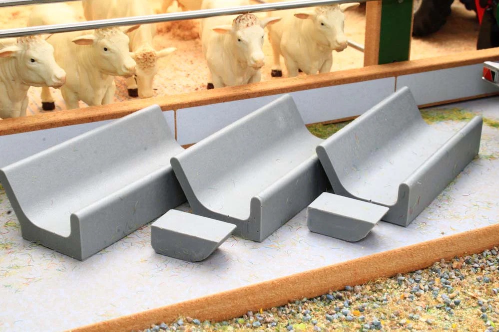 Betonfuttertröge (3er-Satz) Modell von Brushwood Toys 1:32