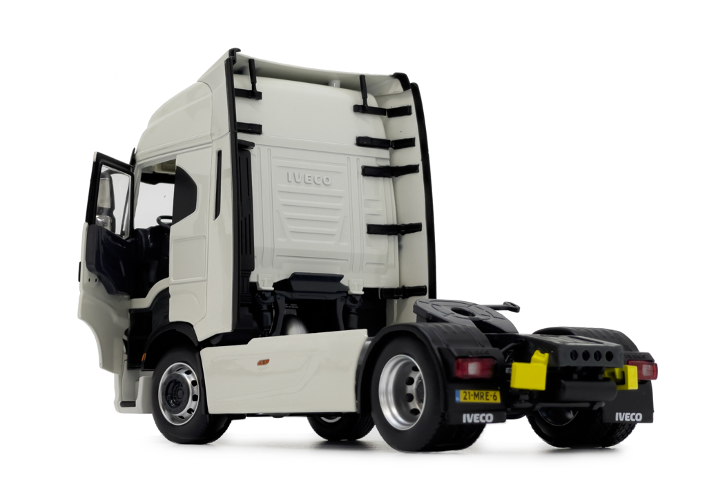 Iveco S-Way 4x2 weiß Modell von MarGe Models 1:32