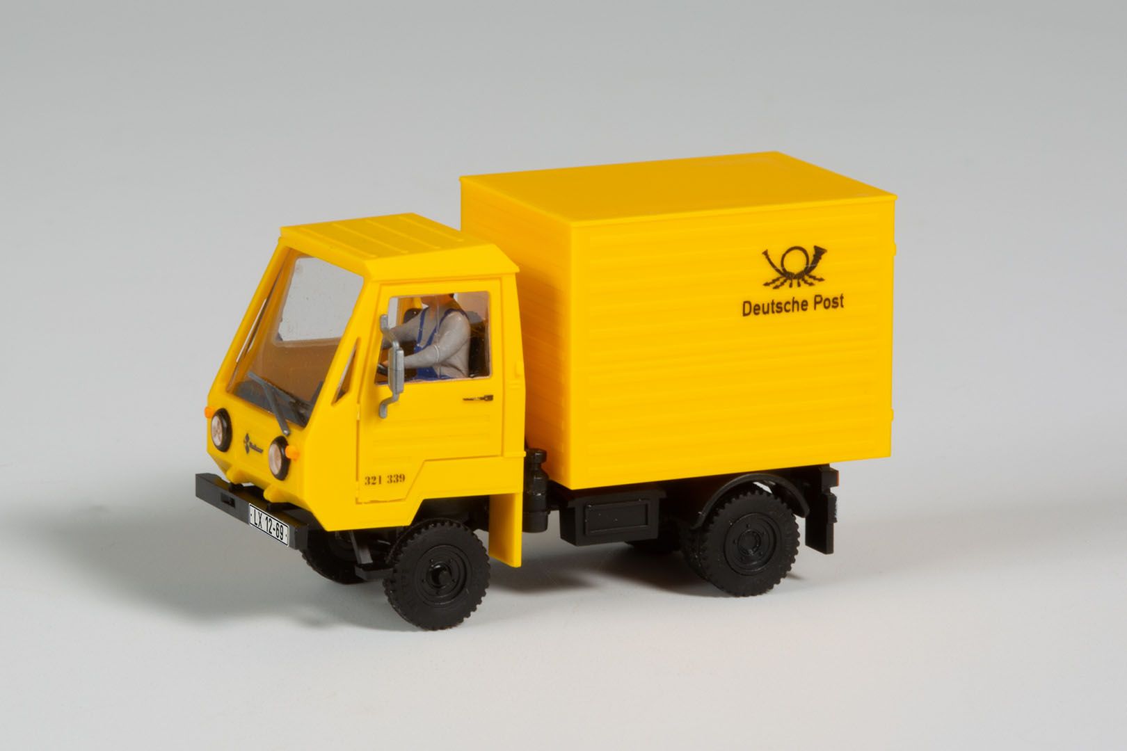 M25 Kofferaufbau Post  Modell von Auhagen 1:87