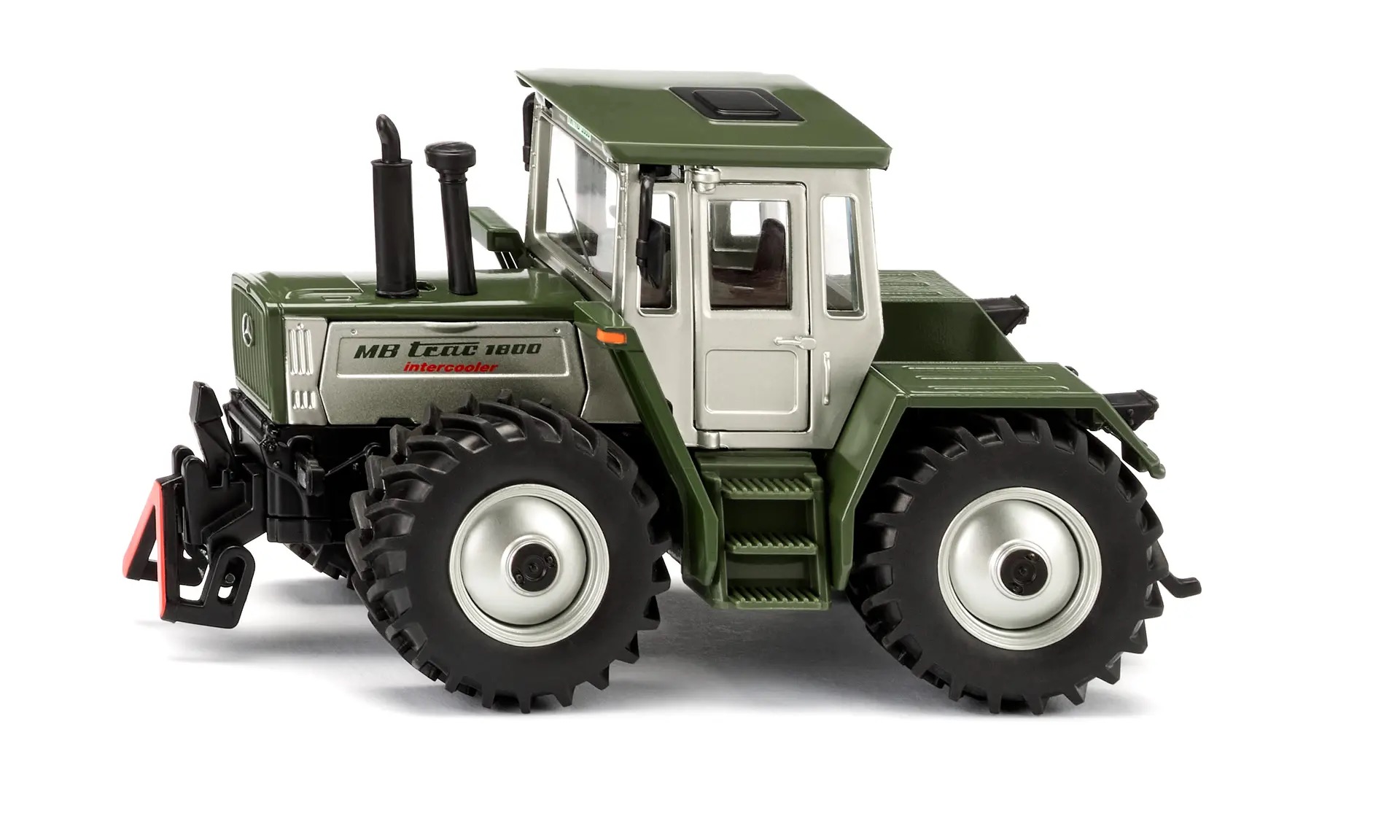 MA75740-1 Artikelname: MB Trac 1800 Intercooler Silberdistel Originalhersteller: Mercedes-BenzMB-trac Modelltyp: 1800 Intercooler von Siku im Maßstab: 1:32 Hersteller-Nr: 3478