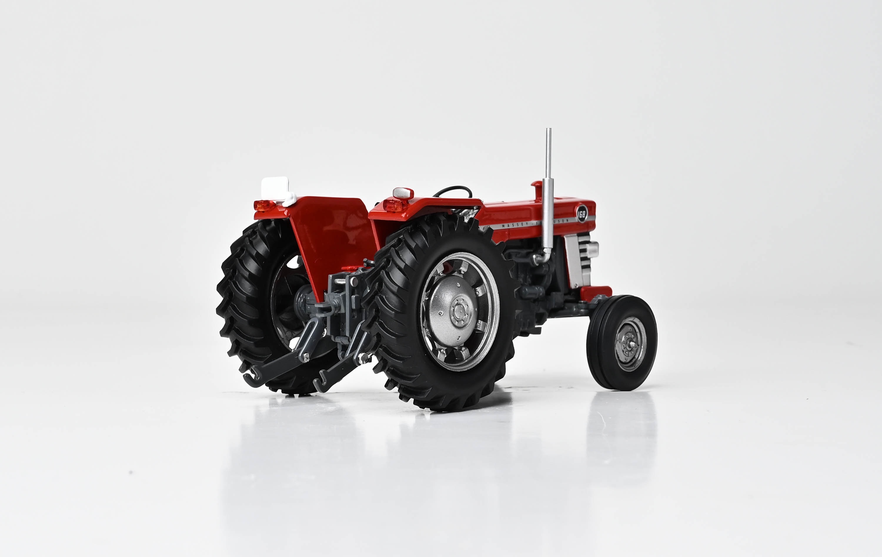 Massey Ferguson 168 mit Kabine Modell von Replicagri 1:32