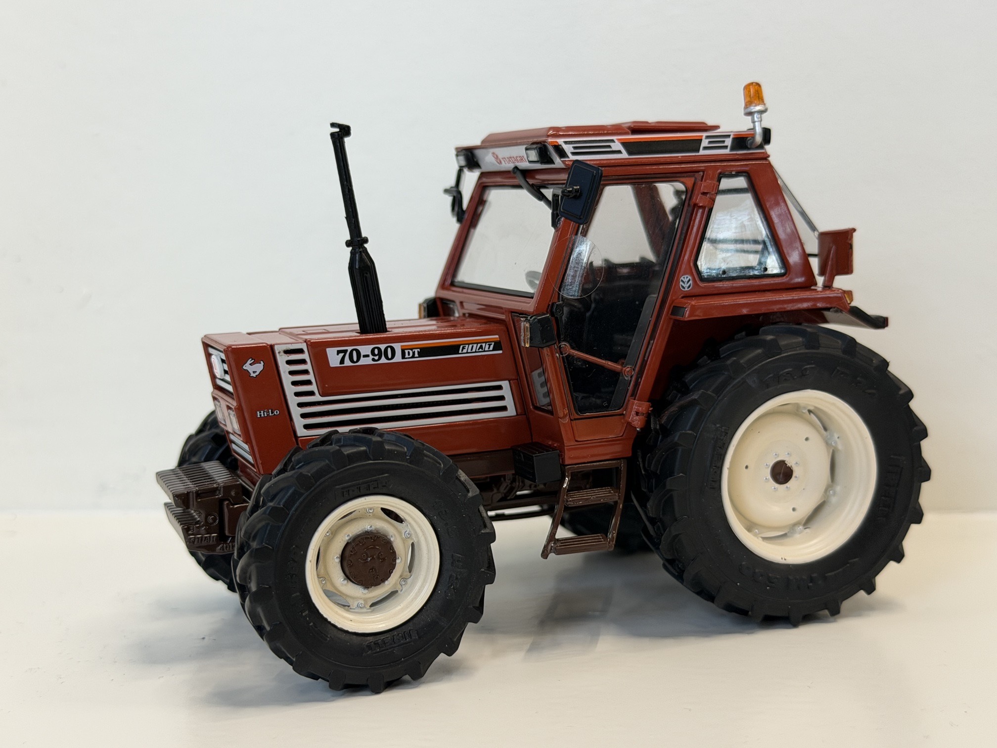 Fiat 70-90 supercomfort cab 4wd Modell von Ros 1:32