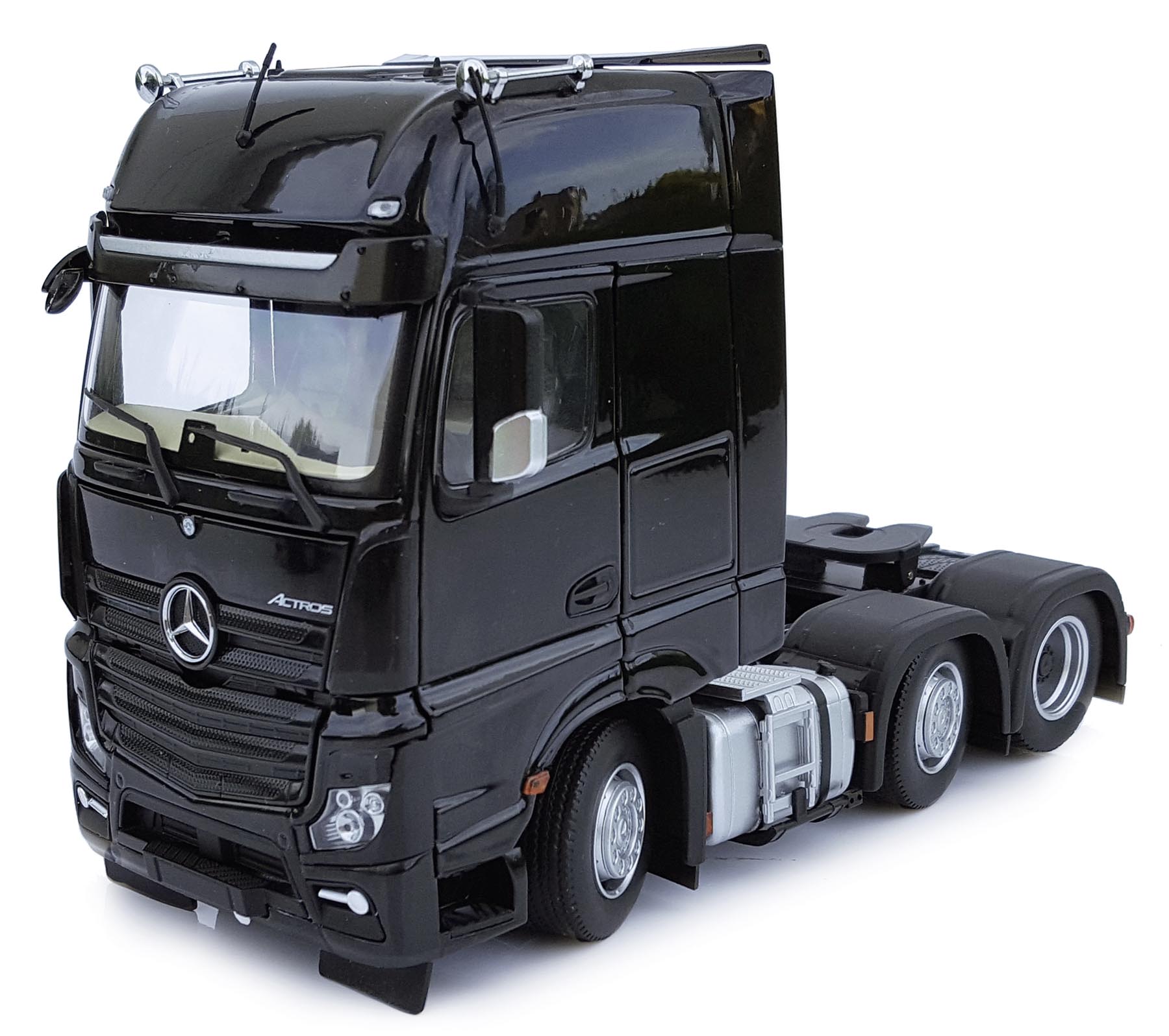 Mercedes-Benz Actros GigaSpace 6 x 2 schwarz Modell von MarGe Models 1:32