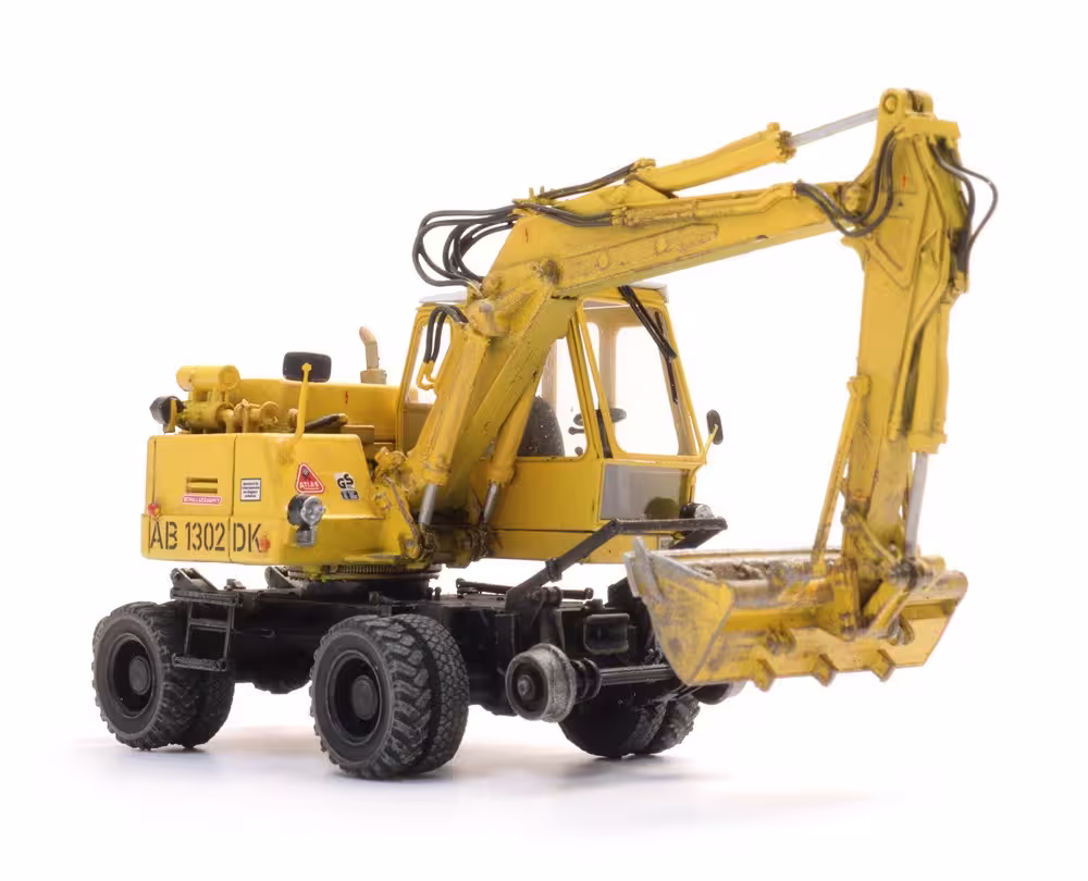 MA76172-1 Artikelname: Atlas 1302 DKZW Zweiwegebagger Originalhersteller: Atlas Modelltyp: 1302 von Artitec im Maßstab: 1:87 Hersteller-Nr: 387.636
