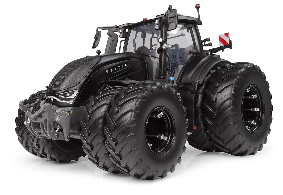 Valtra S416 unlimited mit Zwillingsbereifung - matt schwarz Modell von Universal Hobbies 1:32