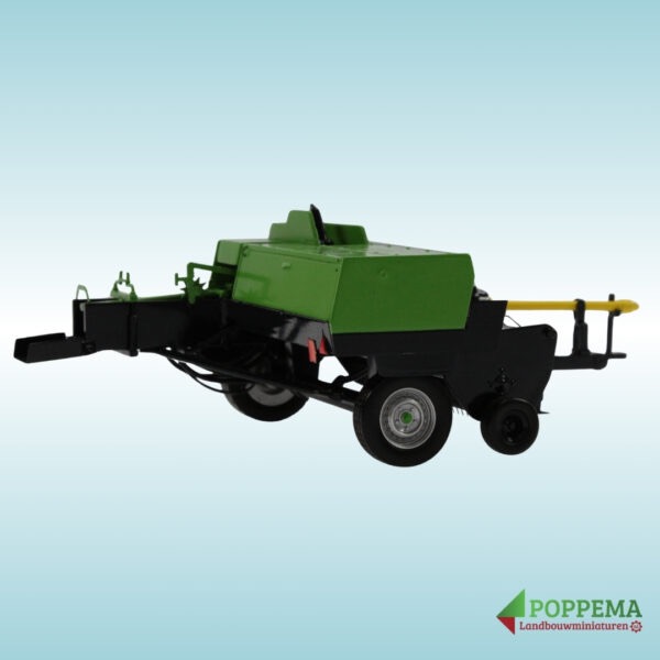 Fahr HD 440 Ballenpresse grün  Modell von Poppema 1:32