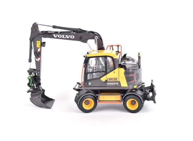 Volvo EWR 130E Bagger Modell von At Collections 1:32