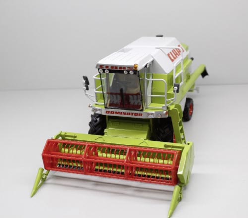 Claas Dominator 88 S Mähdrescher mit Schneidwerk Modell von Replicagri 1:32