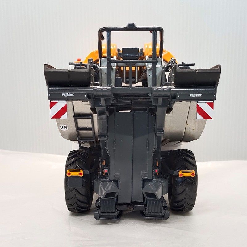 Pellenc Optimum XL60 Traubenvollernter Modell von Ros 1:32