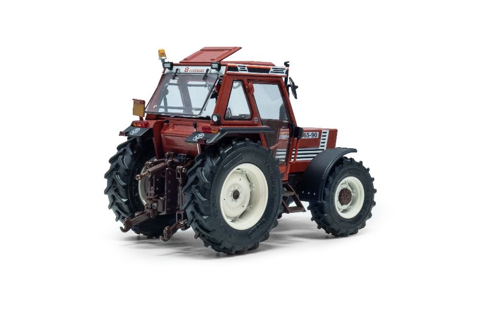 Fiat 65-90 supercomfort Kabine 4WD Modell von Ros 1:32