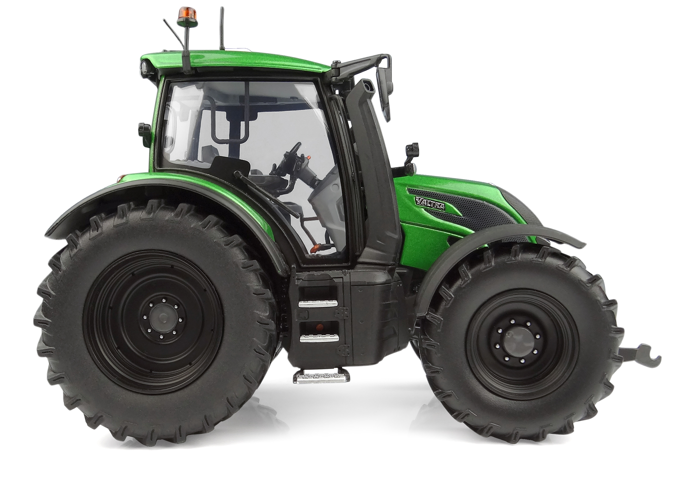 Valtra N175 - Ultra Green Modell von Universal Hobbies 1:32