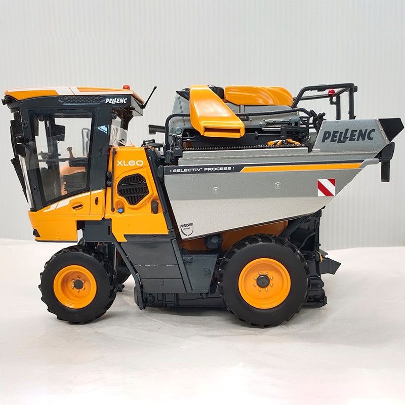 Pellenc Optimum XL60 Traubenvollernter Modell von Ros 1:32