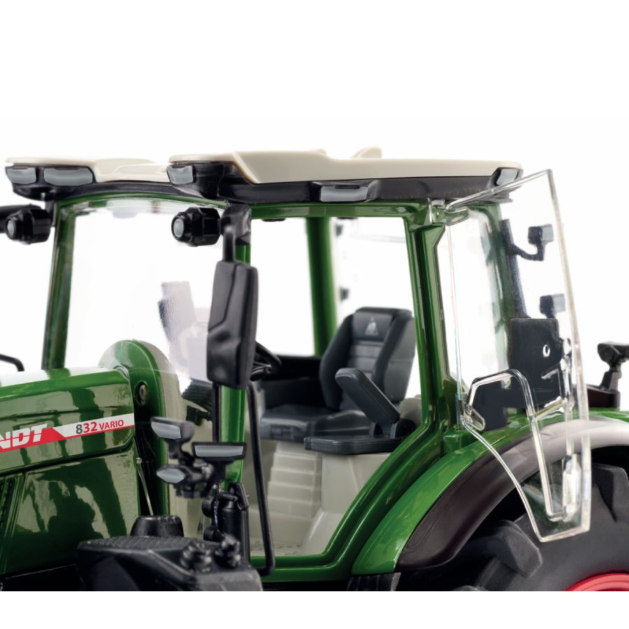 Fendt 832 Vario Modell von Wiking 1:32