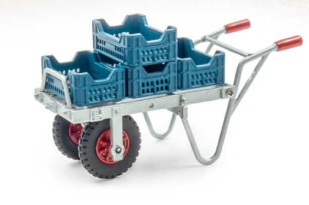 Schubkarre mit 4 Spargelkisten Modell von Universal Hobbies 1:32