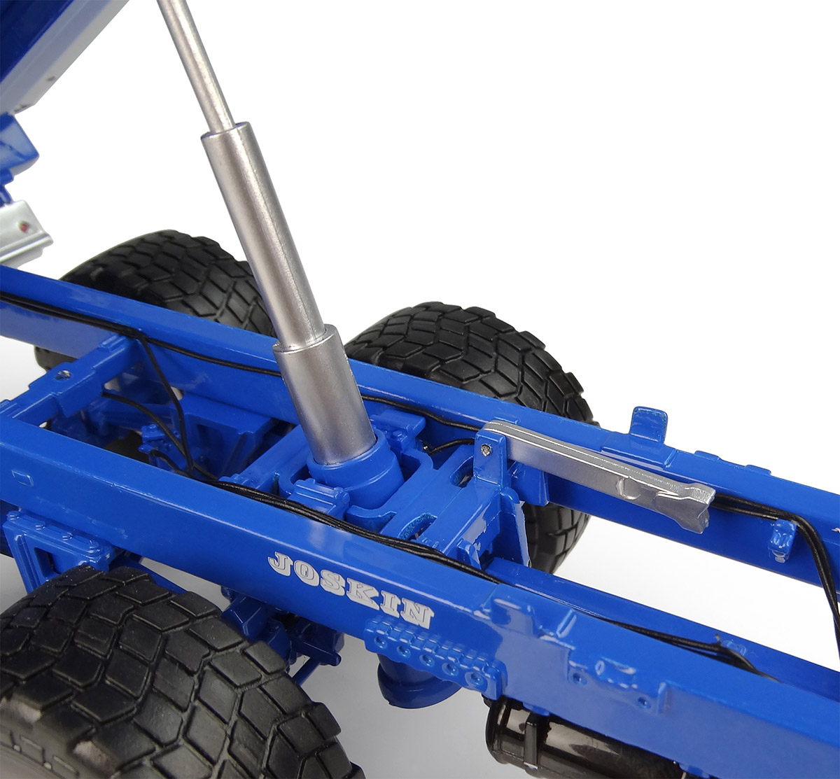 Joskin Trans-KTP 27/65 TRM Kipper blau Lim. Edt. Modell von Universal Hobbies 1:32
