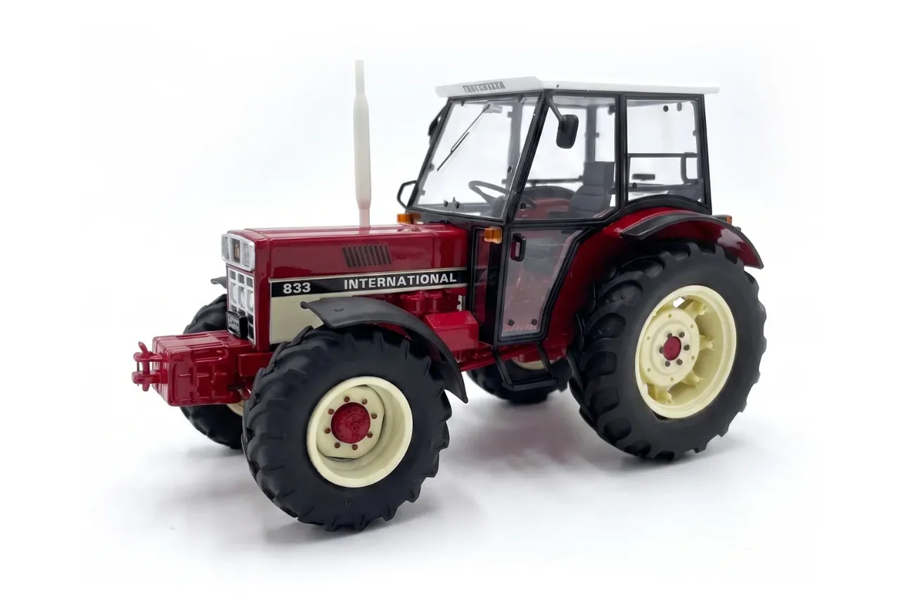 IHC 833 4WD 1st Edition Modell von agrarfox models 1:32