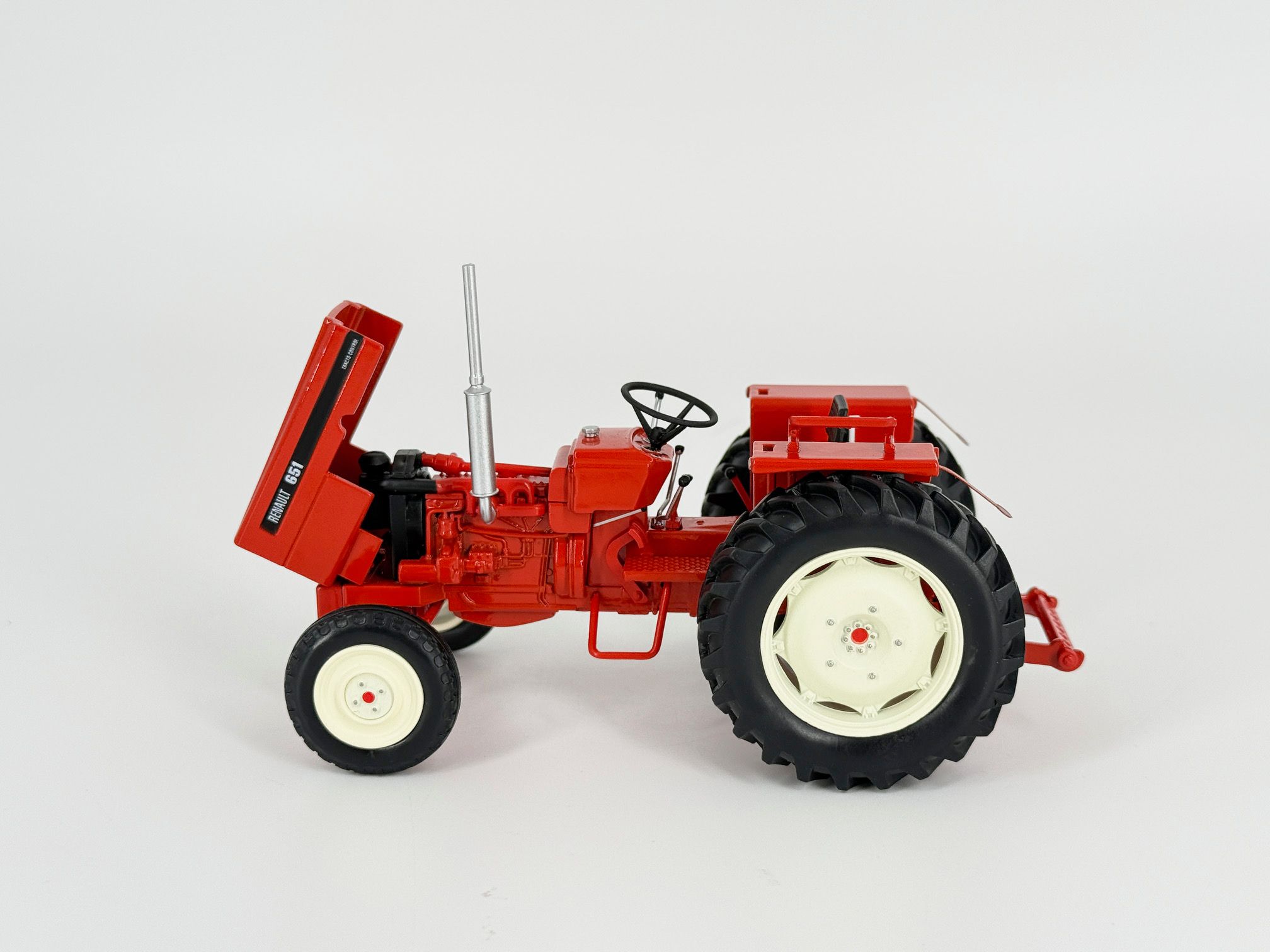 Renault 651 2WD Modell von Replicagri 1:32