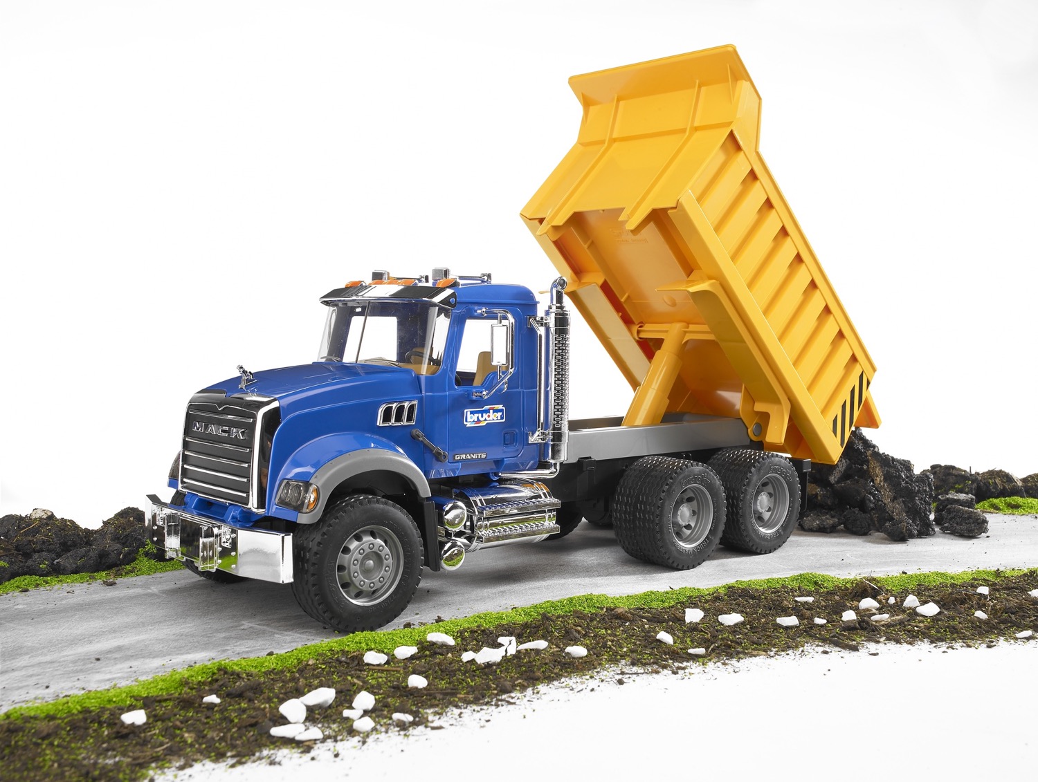MACK Granite LKW mit Kippmulde