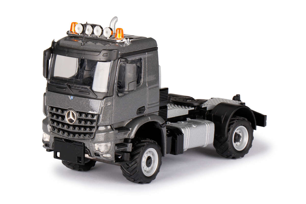 CONRAD, MERCEDES BENZ Actros 4x2 et remorque citerne CONRAD, MERCEDES BENZ Actros 4x2 et remorque citerne