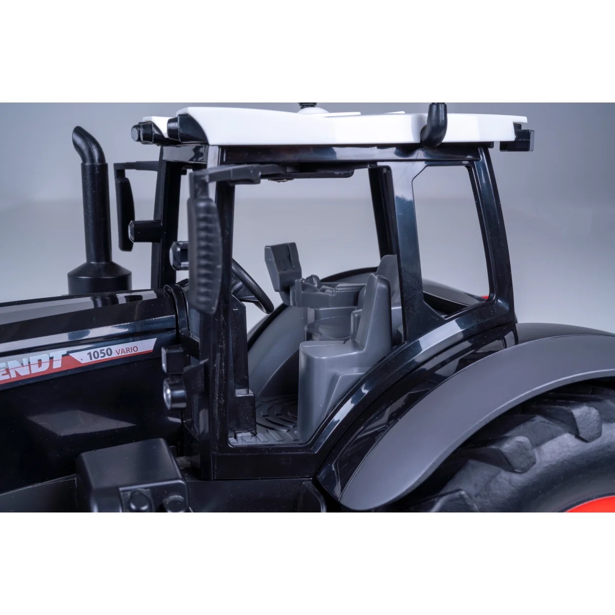 Fendt 1050 Vario 1:16 2.4GHz Black Special Edition