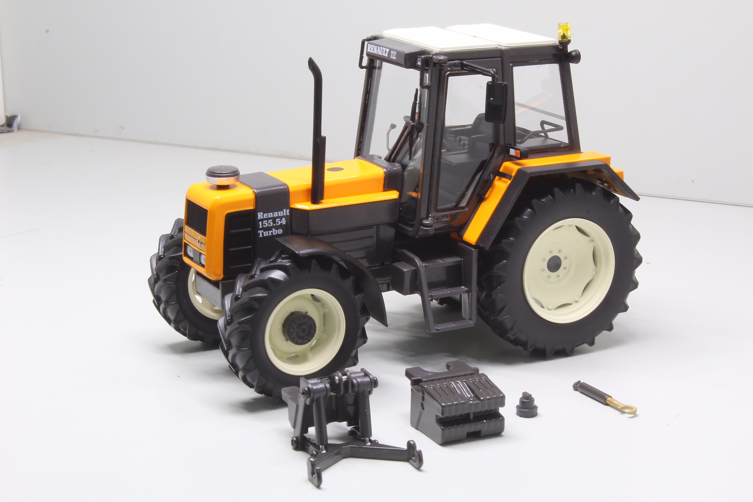 Renault 155-54 TZ  Modell von Replicagri 1:32
