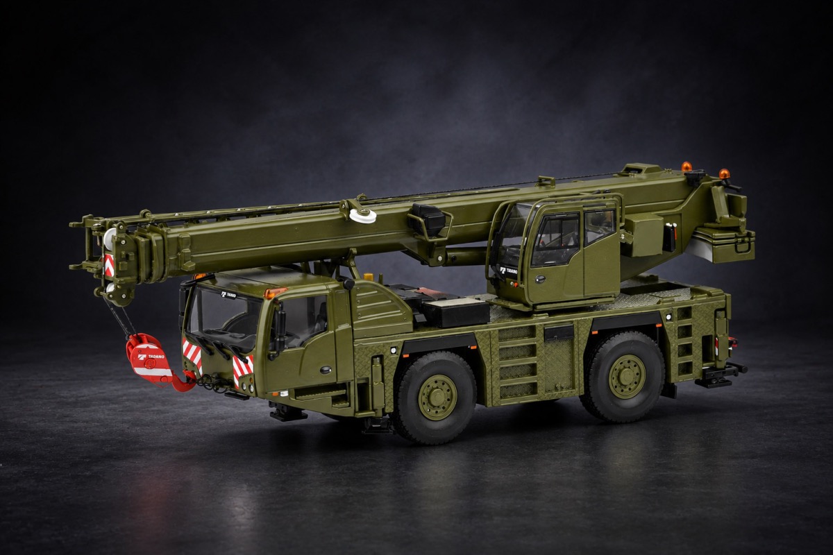 MA74949-1 Artikelname: Tadano AC 2.040-1 Army Edition Originalhersteller: Tadano Modelltyp: AC 2.040-1 von Imc Models im Maßstab: 1:50 Hersteller-Nr: 32-0218