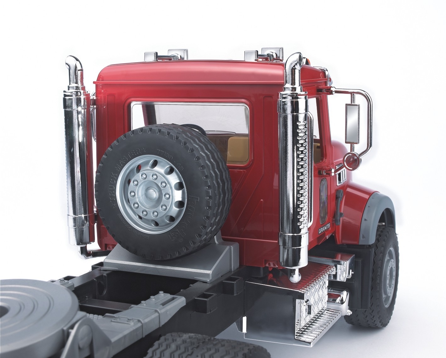 MACK Granite LKW mit Tieflader und JCB 4CX Baggerlader Modell von Bruder 1:16