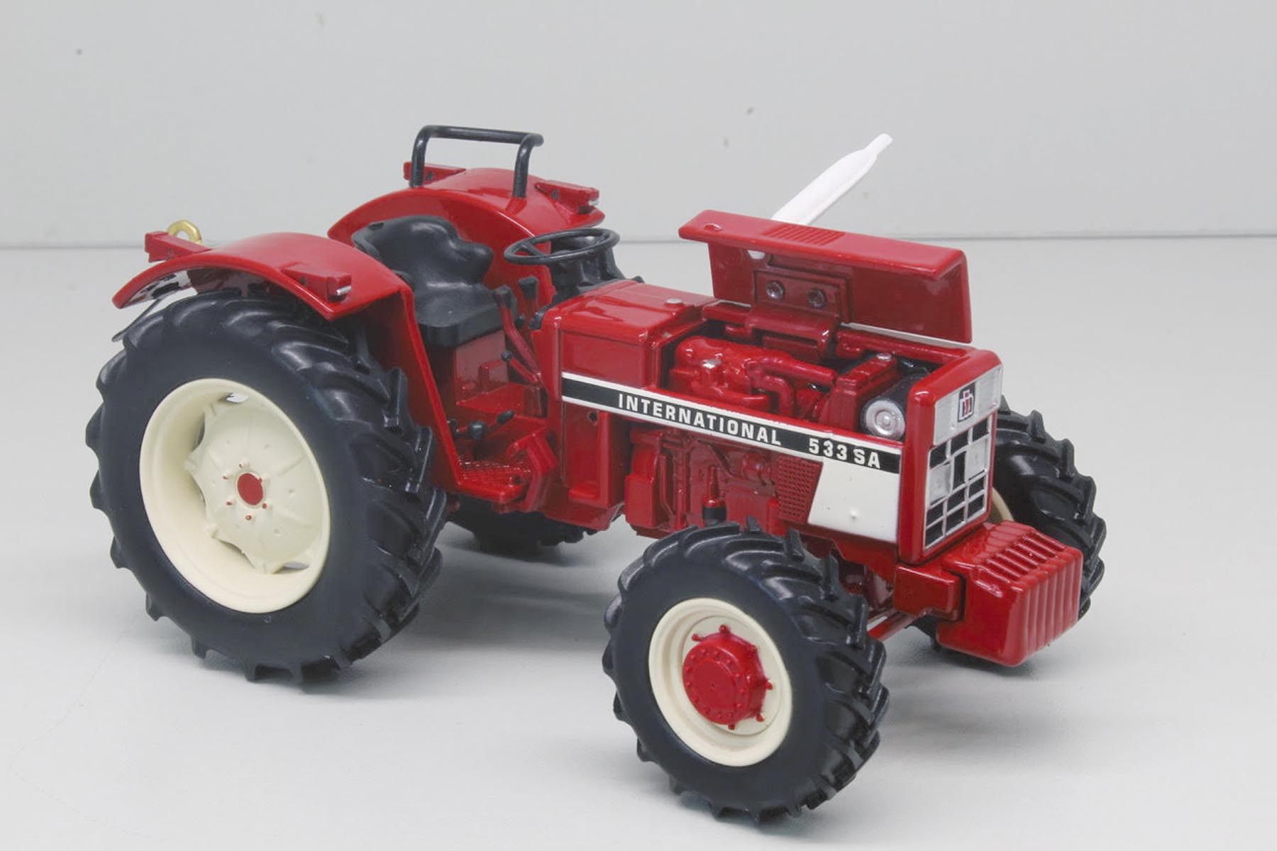Case IH 533 SA 4x4 tracteur : Sàrl Case IH 533 SA 4x4 tracteur : Sàrl